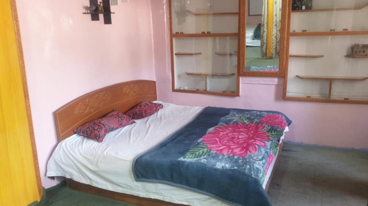 Lake Boulevard Guest House Srīnagar Exterior foto